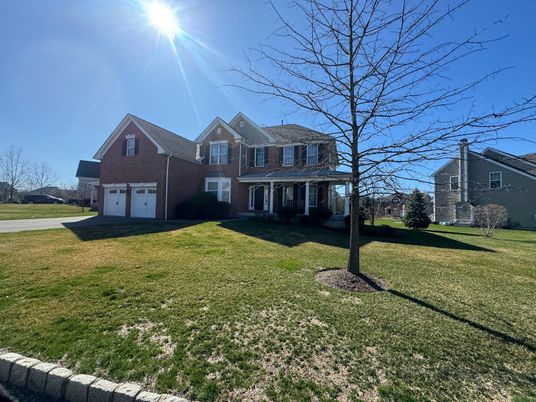 Attached, Backyard, Exterior, Facade, Queen Anne Victorian