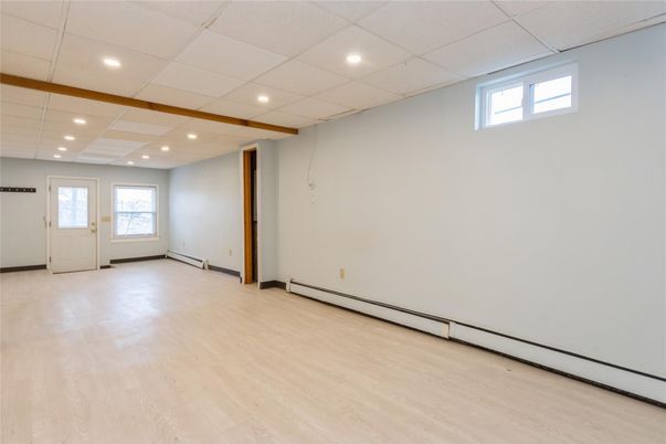 Empty room, Interior, Recessed Lighting, Wooden Beams, Wood Texture Flooring