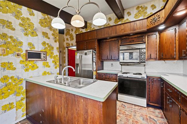 Interior, Kitchen, Pendant Lights, Stainless Steel Appliances
