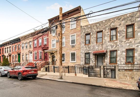 Exterior, Facade, Brick Facade, Rowhouse