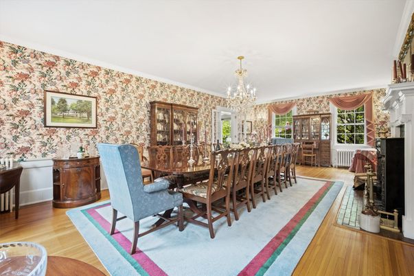 Chandelier, Dining room, Fireplace, Interior, Wood Texture Flooring