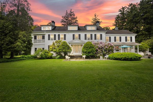 Backyard, Exterior, Facade, Georgian