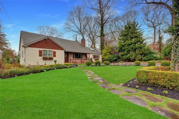 Backyard, Exterior, Facade, Cape Cod