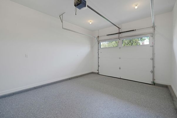 Garage, Interior