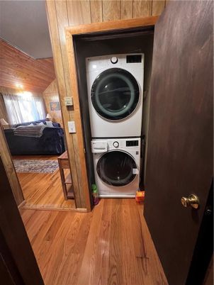 Interior, Utility Closets, Washer, Wood Texture Flooring