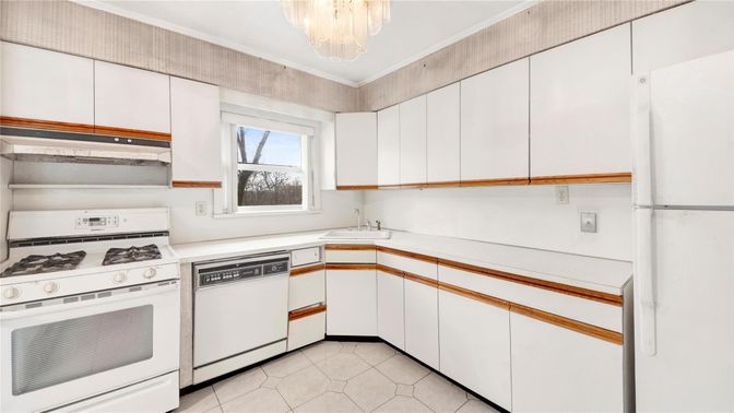 Chandelier, Interior, Kitchen