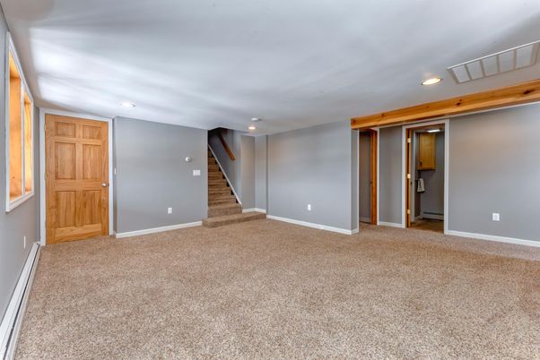 Empty room, Interior, Recessed Lighting