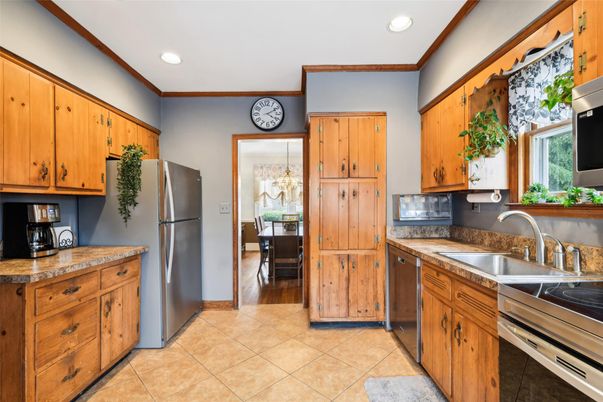 Dining room, Interior, Kitchen, Recessed Lighting, Stainless Steel Appliances