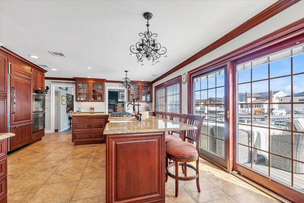 Chandelier, Dining room, Interior, Kitchen, Recessed Lighting, Stainless Steel Appliances