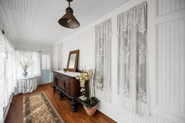Interior, Pendant Lights, Wood Texture Flooring