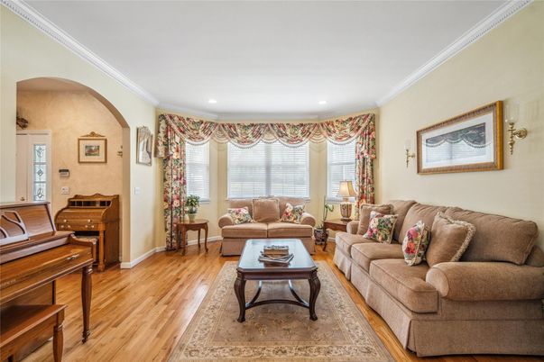 Interior, Living room, Piano, Recessed Lighting, Wood Texture Flooring