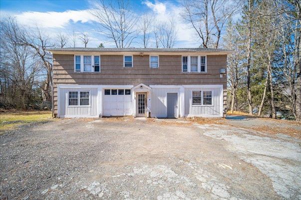 Exterior, Facade, Raised Ranch