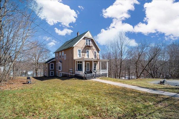 Backyard, Exterior, Facade, Queen Anne Victorian