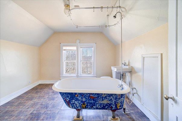 Bathroom, Free Standing Baths, Interior