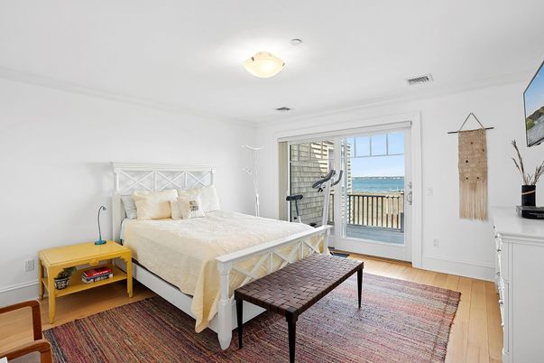 Bedroom, Fitness Equipment, Interior, Water, Wood Texture Flooring