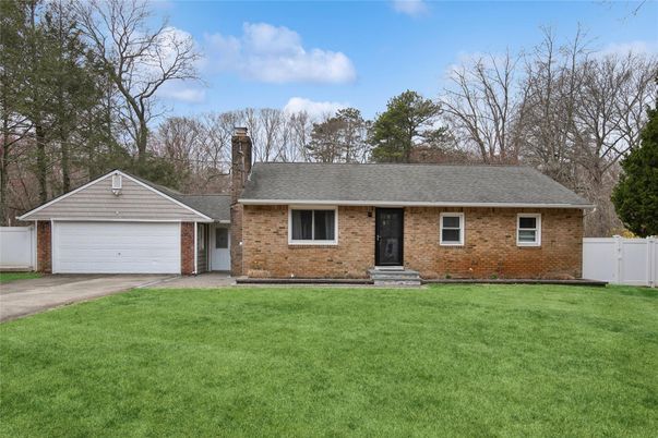 Attached, Detached Garage, Exterior, Facade, Brick Facade, Cape Cod