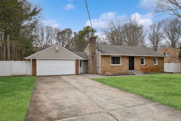 Attached, Exterior, Facade, Brick Facade, Ranch