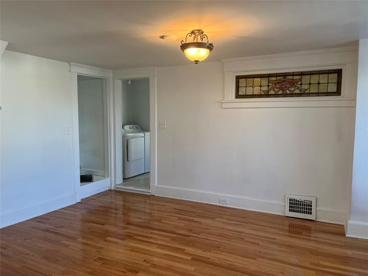 Empty room, Interior, Washer, Wood Texture Flooring
