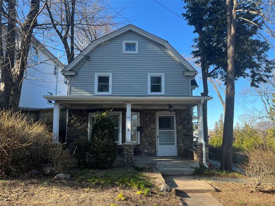 Exterior, Facade, American Craftsman