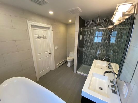 Bathroom, Dual Sink Vanities, Free Standing Baths, Interior, Recessed Lighting