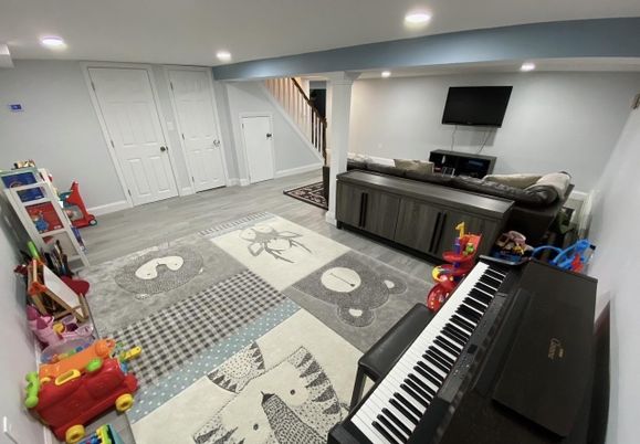 Interior, Piano, Recessed Lighting, Wood Texture Flooring