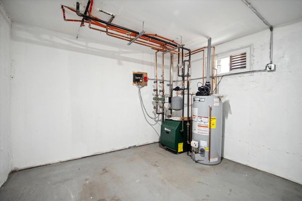 Garage, Interior