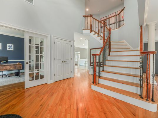 Interior, Piano, Recessed Lighting, Wood Texture Flooring