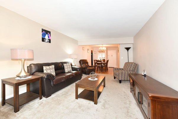 Chandelier, Dining room, Interior, Living room