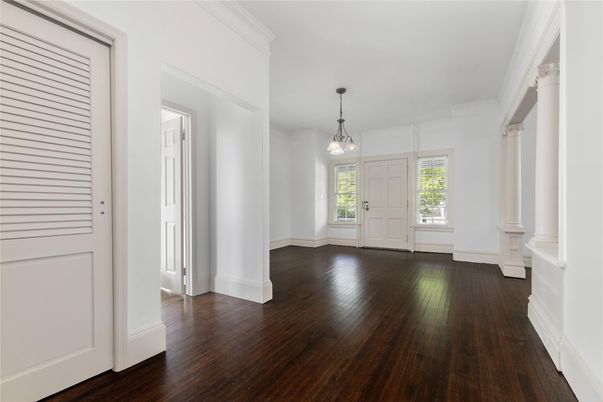Empty room, Interior, Pendant Lights, Wood Texture Flooring