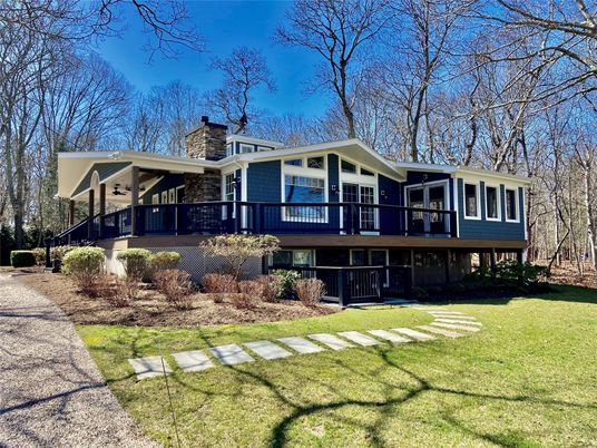 Backyard, Exterior, Facade, Split Level