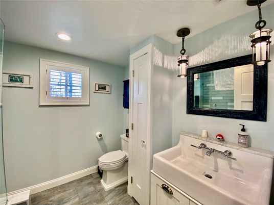 Bathroom, Interior, Pendant Lights, Recessed Lighting, Wood Texture Flooring