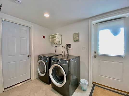 Interior, Recessed Lighting, Washer