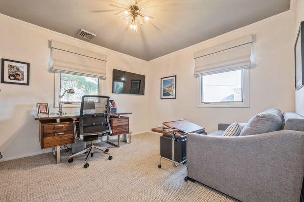 Home Office, Interior