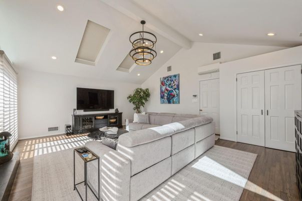 Fireplace, Interior, Living room, Pendant Lights, Recessed Lighting, Wood Texture Flooring