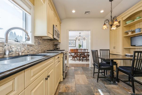 Chandelier, Dining room, Interior, Kitchen, Pendant Lights, Recessed Lighting