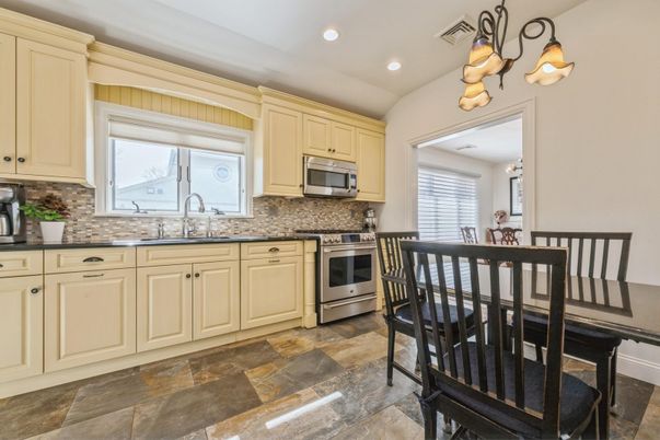 Dining room, Interior, Kitchen, Recessed Lighting, Stainless Steel Appliances