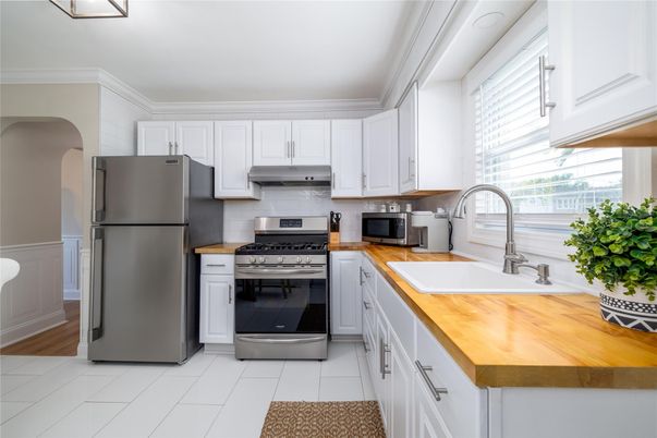 Interior, Kitchen, Stainless Steel Appliances, Wood Texture Flooring