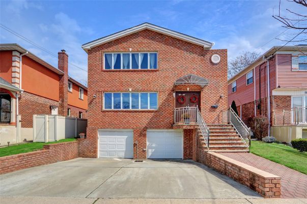 Attached, Exterior, Facade, Brick Facade, Rowhouse