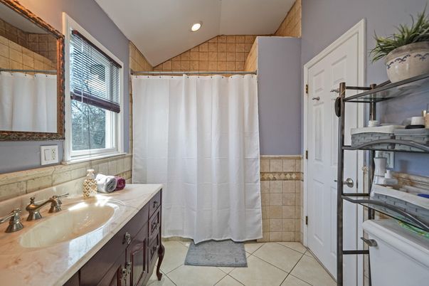 Bathroom, Interior, Recessed Lighting