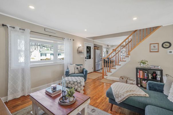 Interior, Living room, Recessed Lighting, Wood Texture Flooring