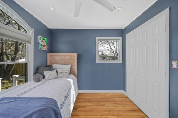 Bedroom, Interior, Recessed Lighting, Wood Texture Flooring