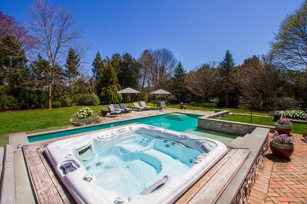 Exterior, Hot Tub, Pool