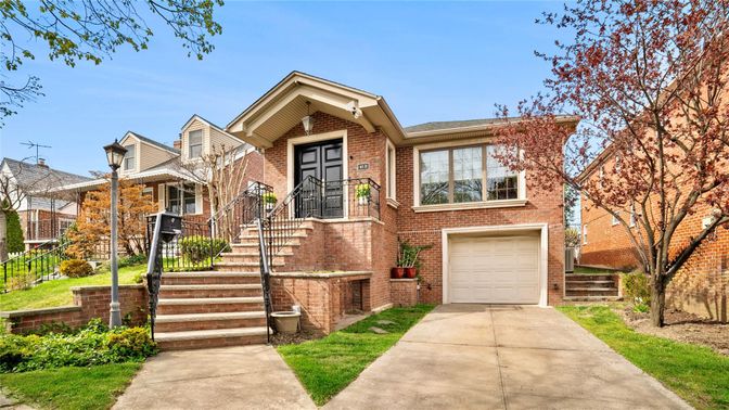 Attached, Exterior, Facade, Brick Facade, Rowhouse