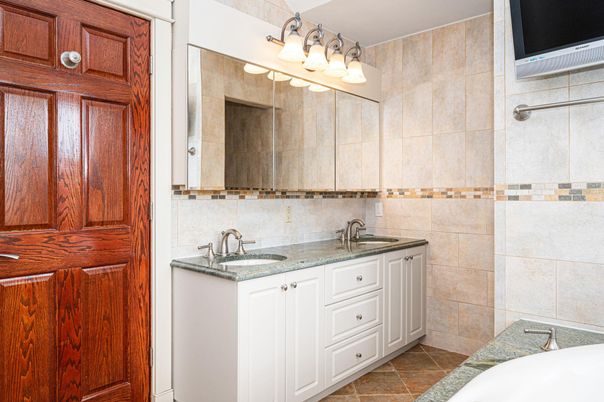 Bathroom, Dual Sink Vanities, Interior