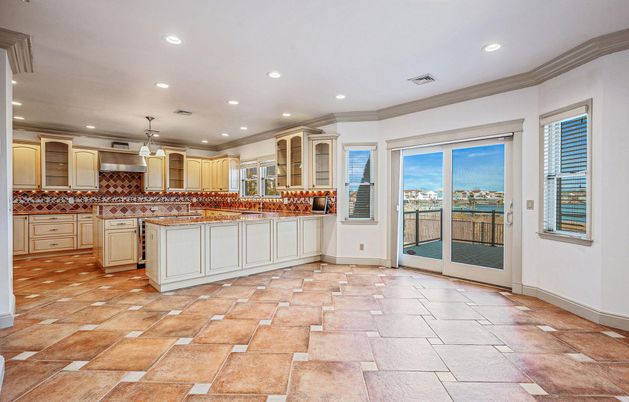 Interior, Kitchen, Pendant Lights, Recessed Lighting
