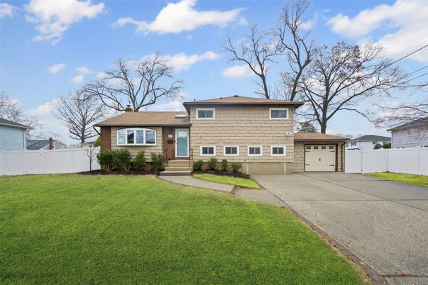 Attached, Backyard, Exterior, Facade, Split Level