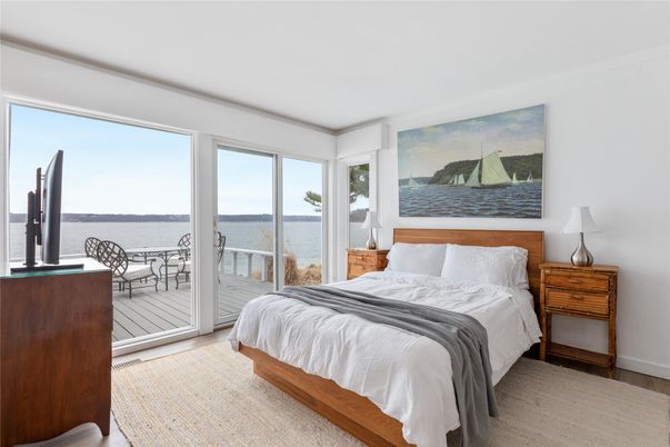 Bedroom, Interior, Water