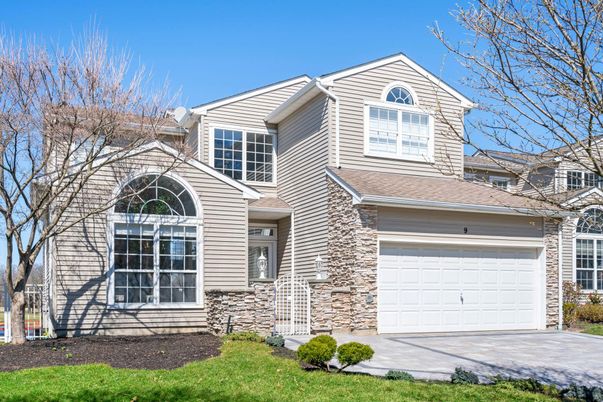 Attached, Exterior, Facade, Farmhouse