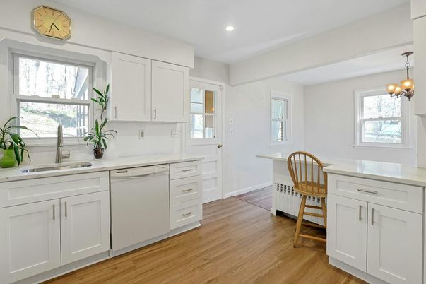 Chandelier, Interior, Kitchen, Recessed Lighting, Wood Texture Flooring