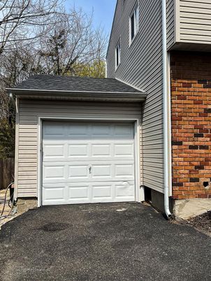 Detached Garage, Exterior